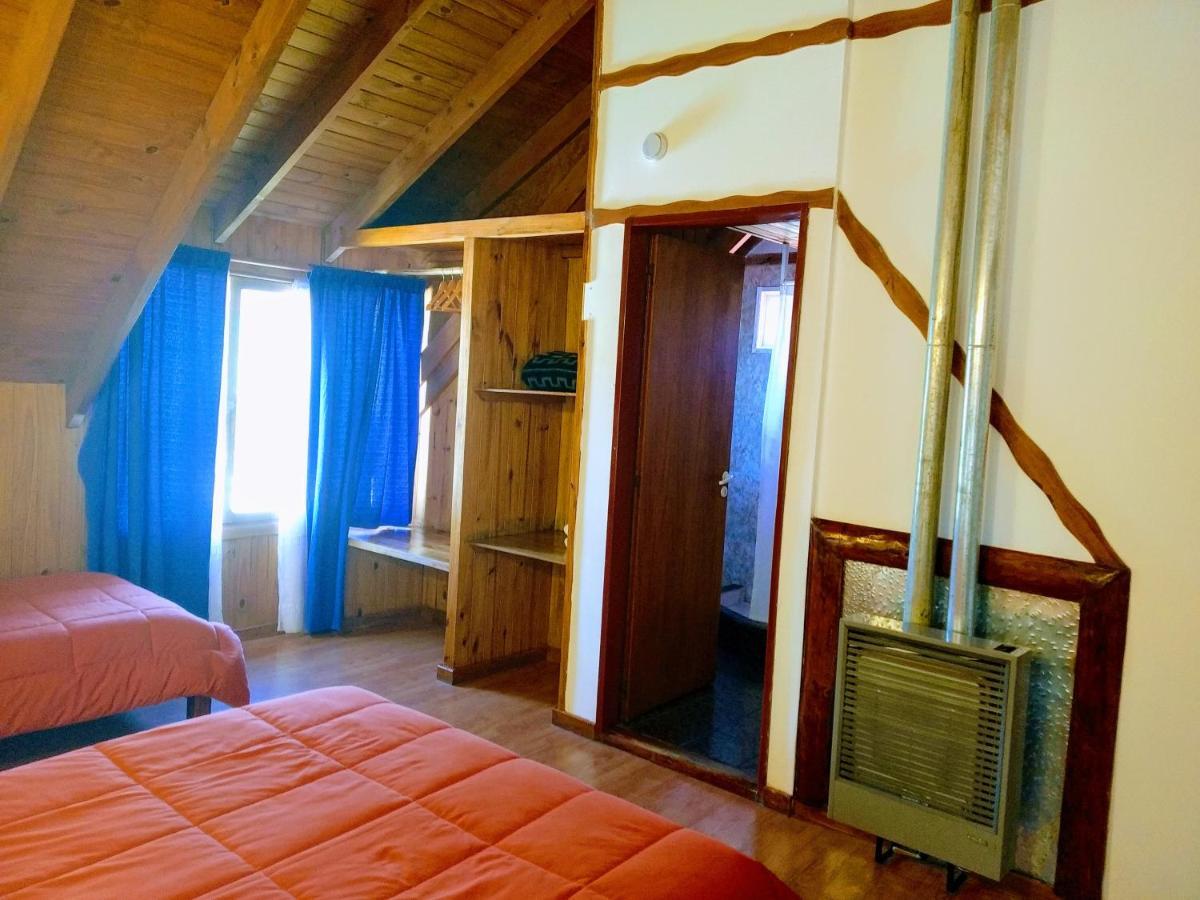 Constantino Hostel By Lo De Guille El Chalten Exterior photo